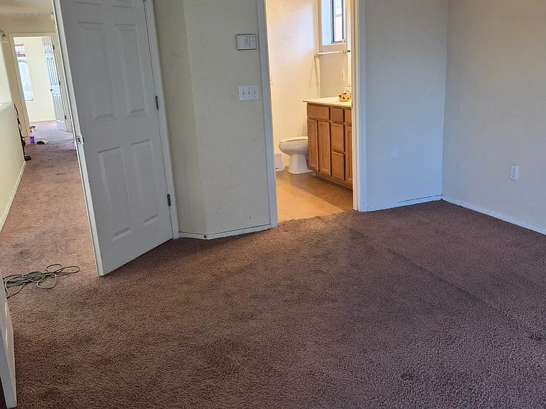 2404 E Calle Lena Verde — Photo 14