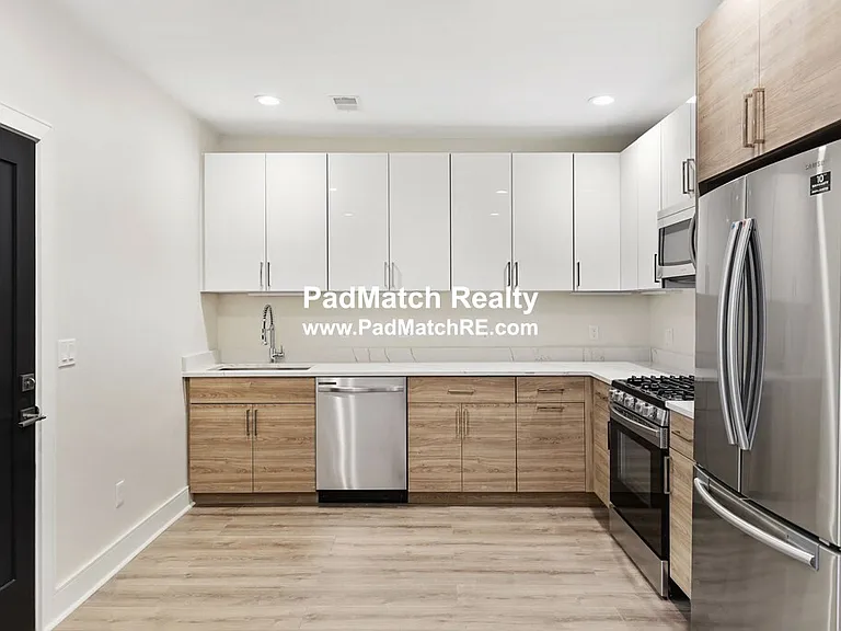 64 Chelsea St #1 — Photo 1