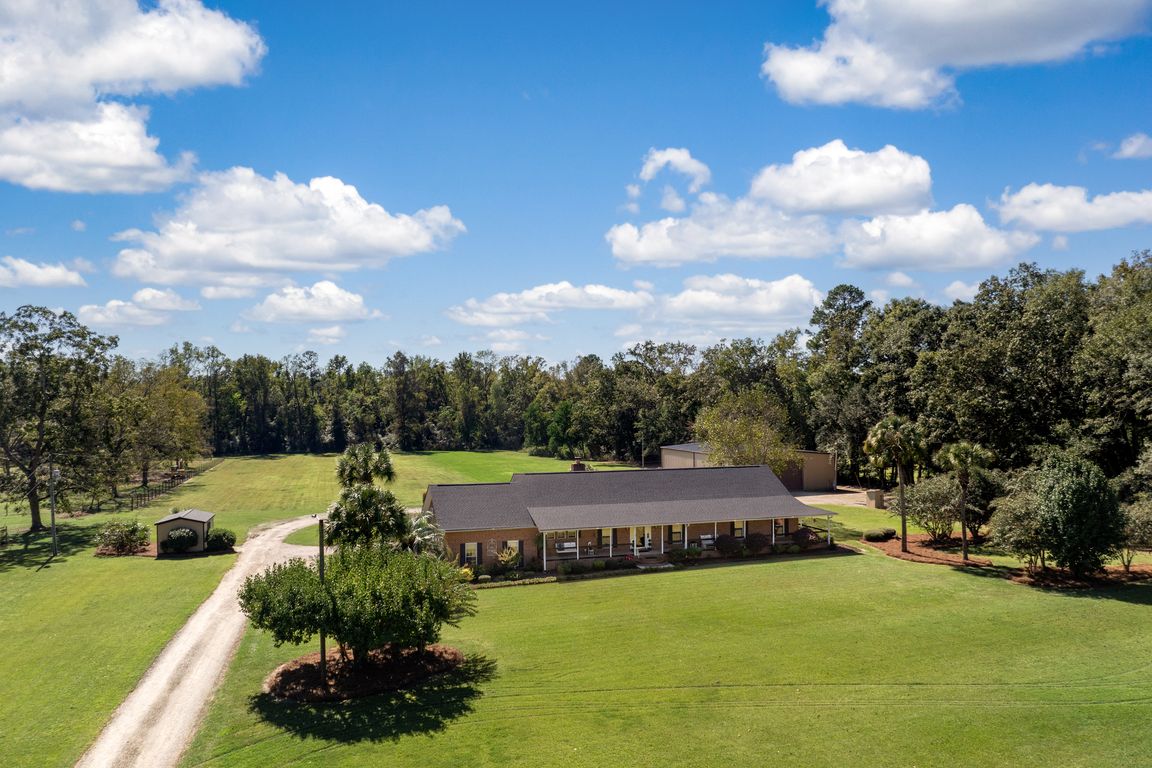 1543 Highway 61 Drone HR-10