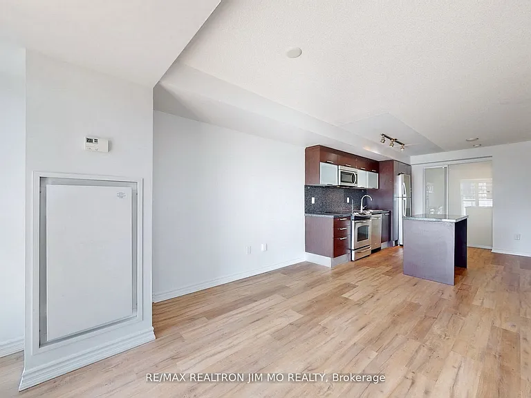 386 Yonge St #2508 — Photo 4