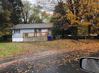 104 E Wadsworth Cir, Oak Ridge, TN 37830