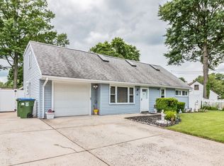 45 Sturgis Rd, Edison, NJ 08817