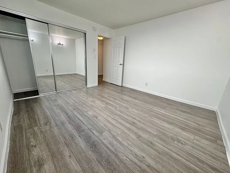 10770 Lawler St — Photo 15