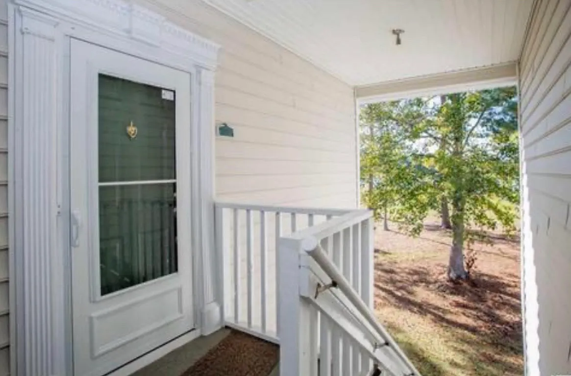 2 bed, 1083 sqft, $1,700 — Photo 1