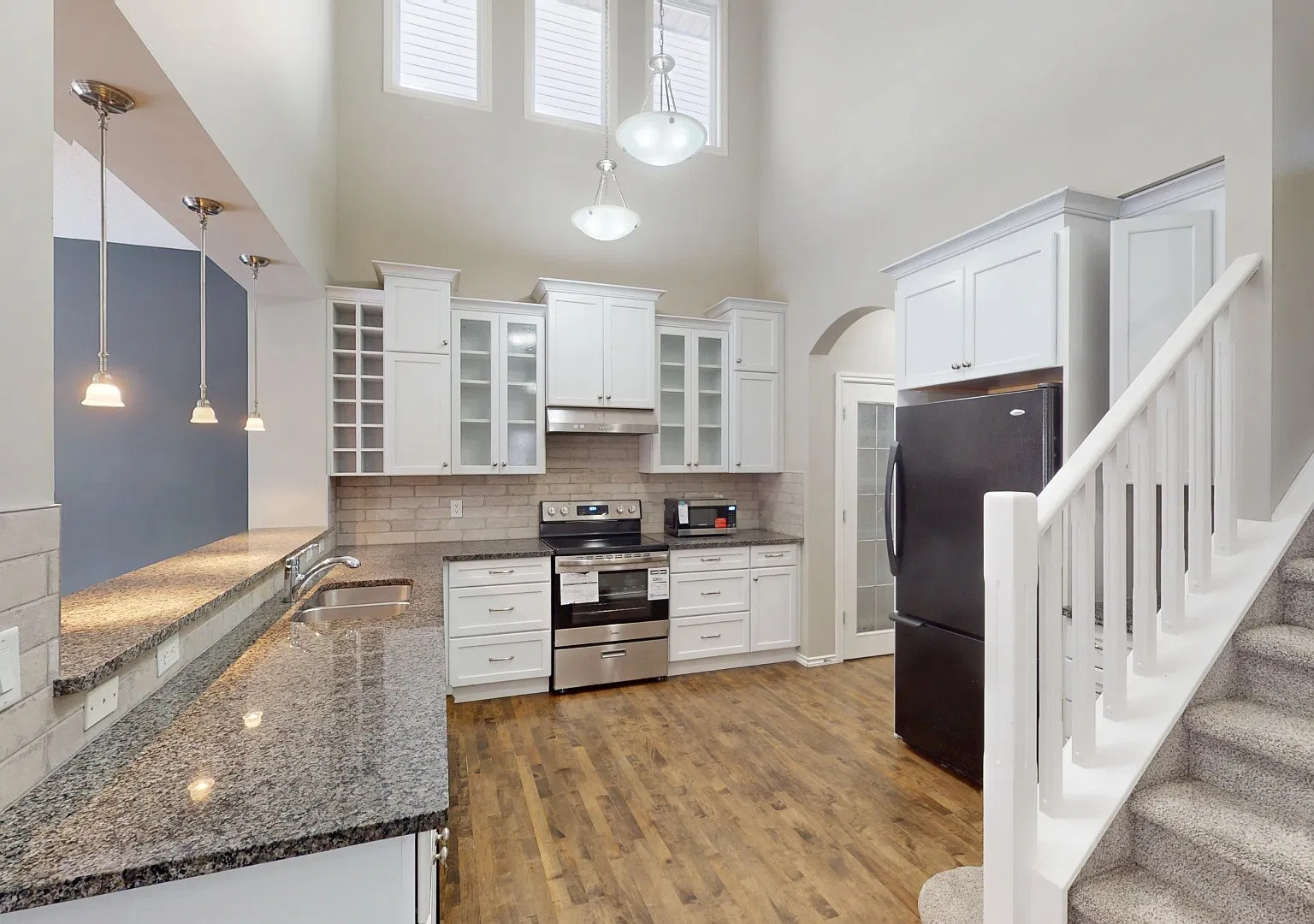 251 St Moritz Drive SW — Photo 4