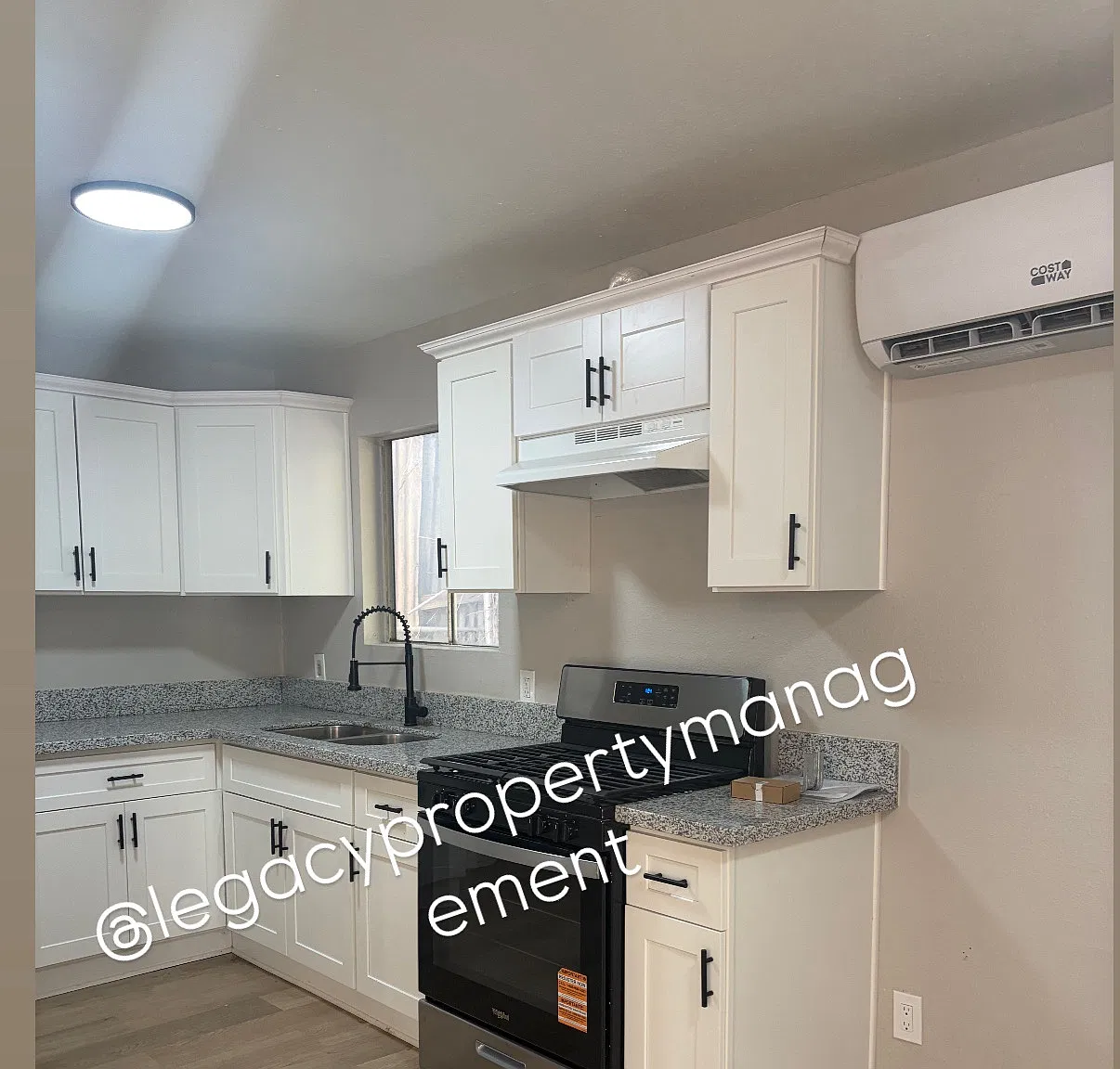 2 bed, 700 sqft, $1,600 — Photo 3