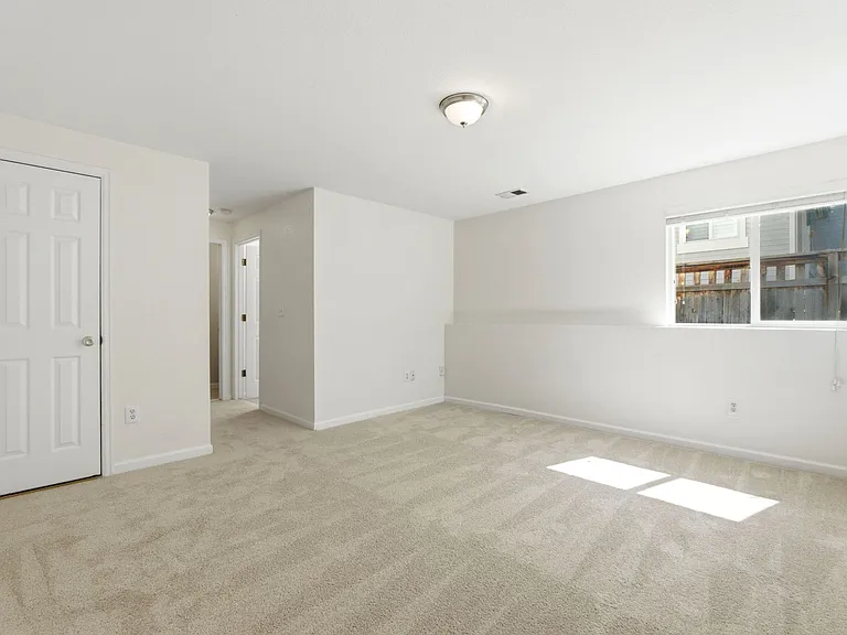 5155 Golden Eagle Pkwy — Photo 25
