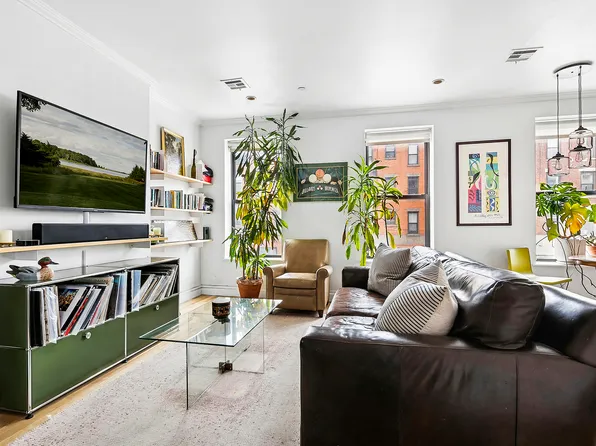 445 3rd Avenue image 1 of 5