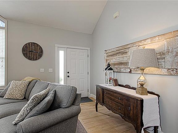 5th image of 5604 NE Scenic Dr