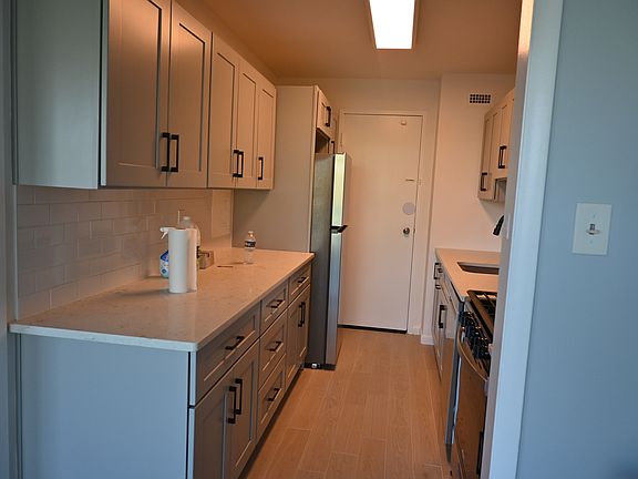 2nd image of 10500 Rockville Pike Unit 415