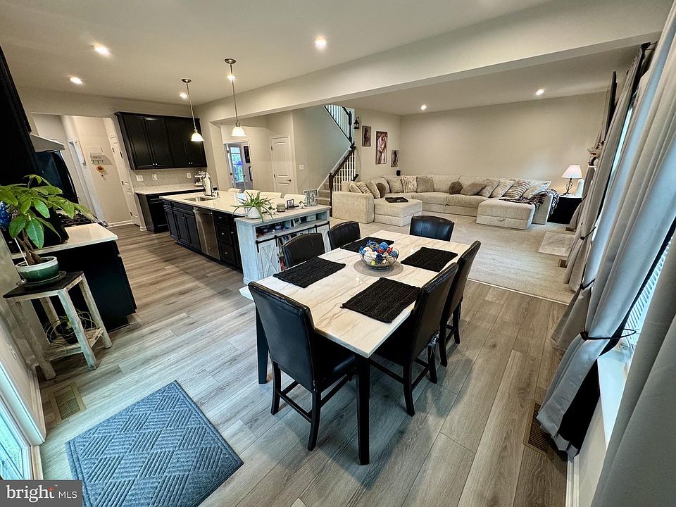 1st image of 203 Braeburn Dr
