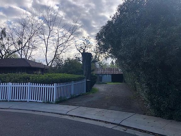 2nd image of 587 Bourn Ct