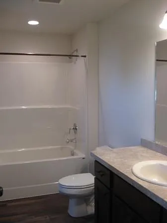 300 E Madison Ave — Photo 9