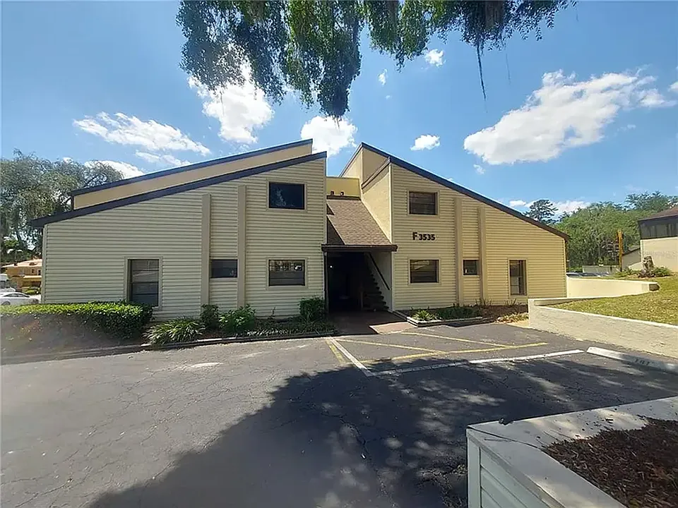 3535 E Fort King St #160