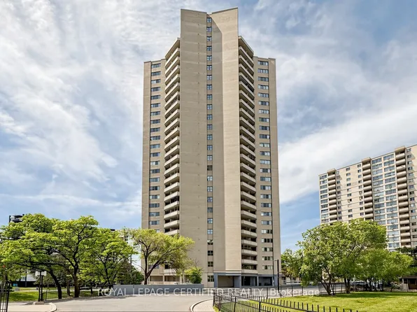 330 Dixon Rd #1903, Toronto, ON M9R 1S9