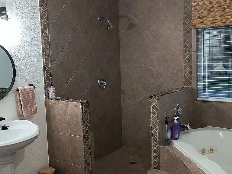 4104 Cherry Hills Dr — Photo 8