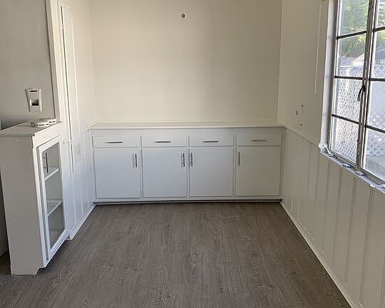 4th image of 1252 N Orange Grove Ave