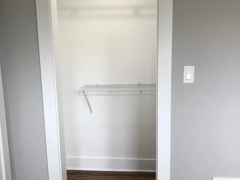 5034 N Washtenaw Ave — Photo 9