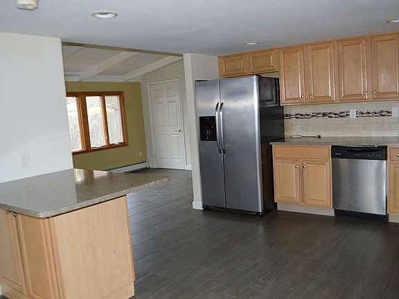 3rd image of 43 Snowberry Ln