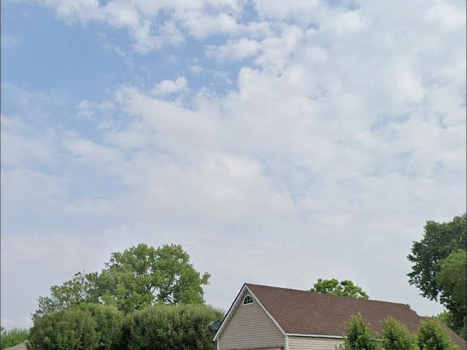 2nd image of 1811 Tudor Ave