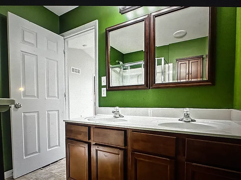 638 Country Village Dr — Photo 21