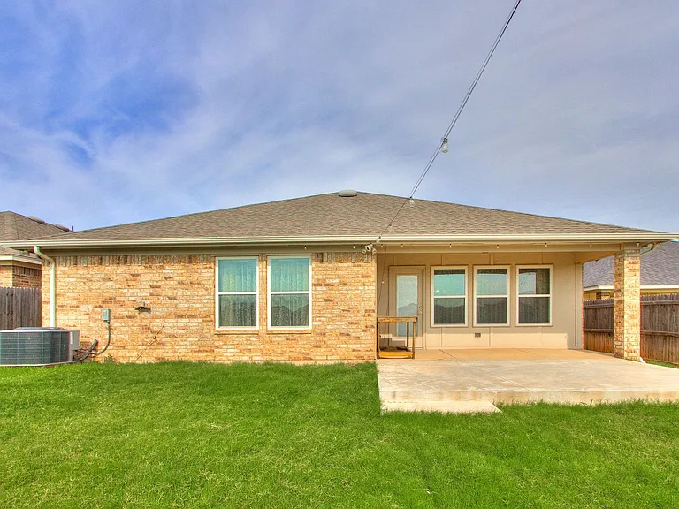 15704 Caney Dr — Photo 33