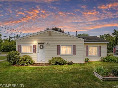 1428 E Parkwood Ave, Burton, MI, 48529