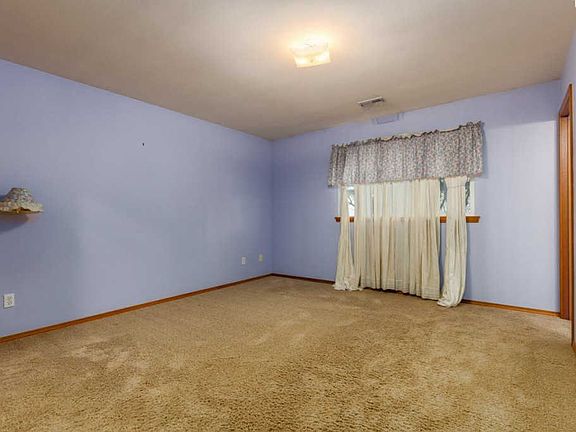 4th image of 5200 Crane Dr