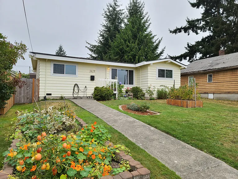1614 Cedar St — Photo 1