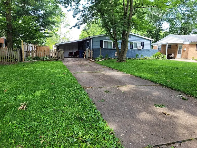5705 Tall Oaks Dr — Photo 2