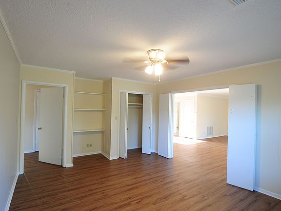 5th image of 8205 Willowbrook Cir SE APT C
