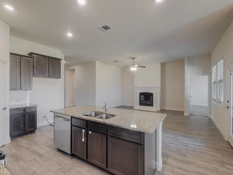 11029 Klondike Ln — Photo 17
