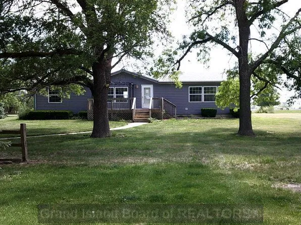 608 1st St, Glenvil, NE 68941