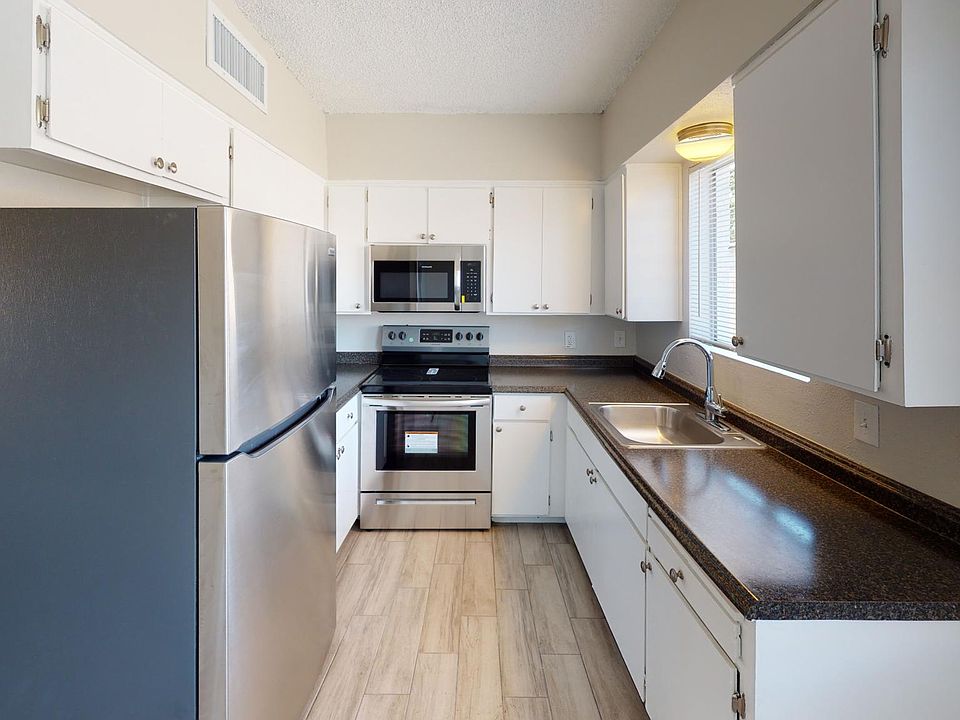 1st image of 3031 N 36th St APT 10