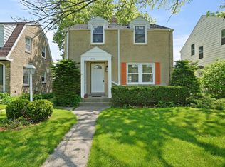 2350 S 56th St, West Allis, WI 53219