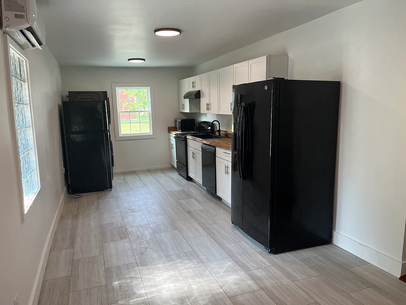 3 bed, 1200 sqft, $3,000 — Photo 3