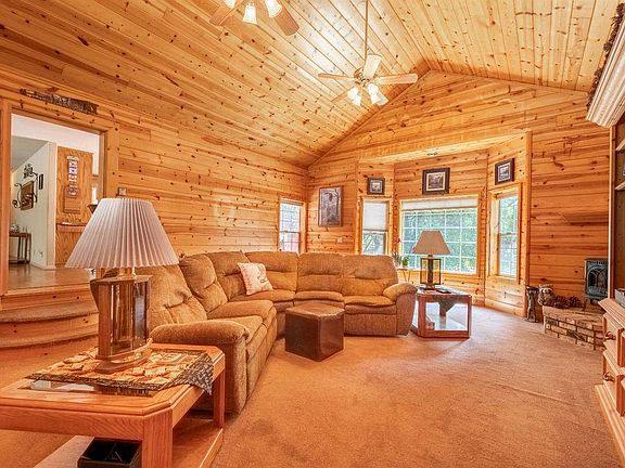 5th image of 1434 Country Club Dr