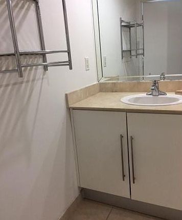 4th image of 325 Biscayne Blvd #3420