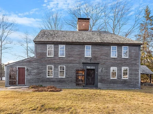 15 South St, Townsend, MA 01469