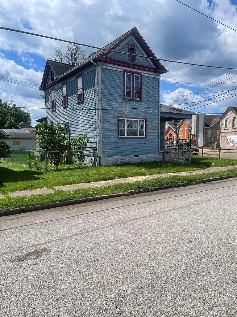 1401 Center Street photo 1