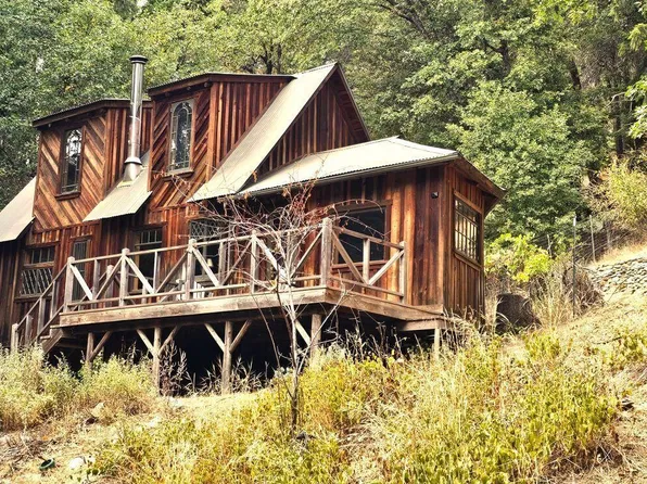 661 Drinkwater Gulch Rd, Hayfork, CA 96041