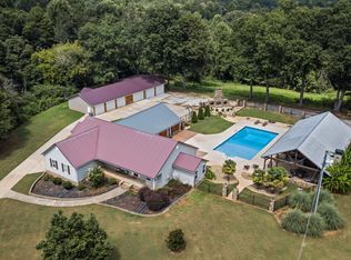 104 Farrow Ln, Carnesville, GA 30521