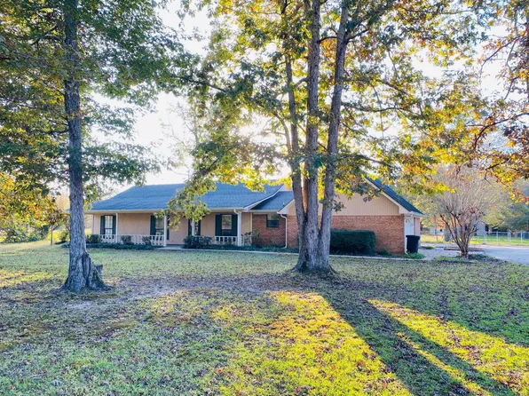 1039 Wolfe Rd, Columbus, MS 39705
