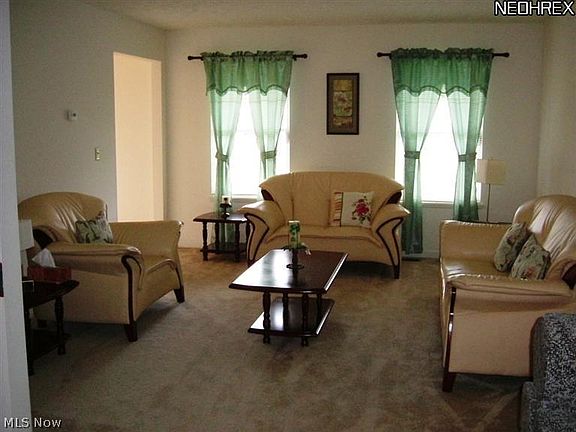 5th image of 814 Fronek Dr