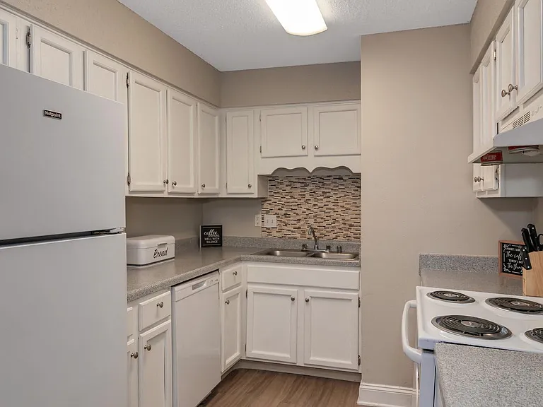 Residences at the Overlook — Photo 11