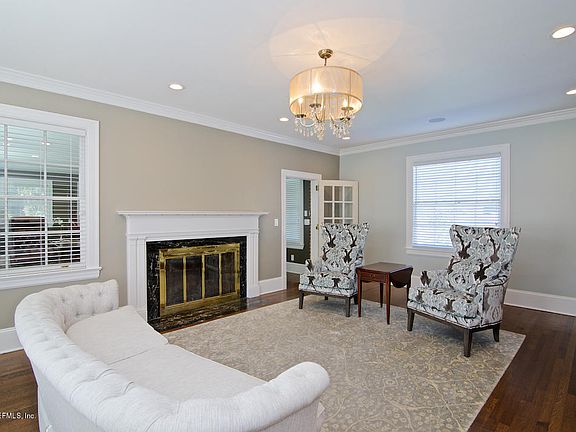 5th image of 735 ALHAMBRA Drive S