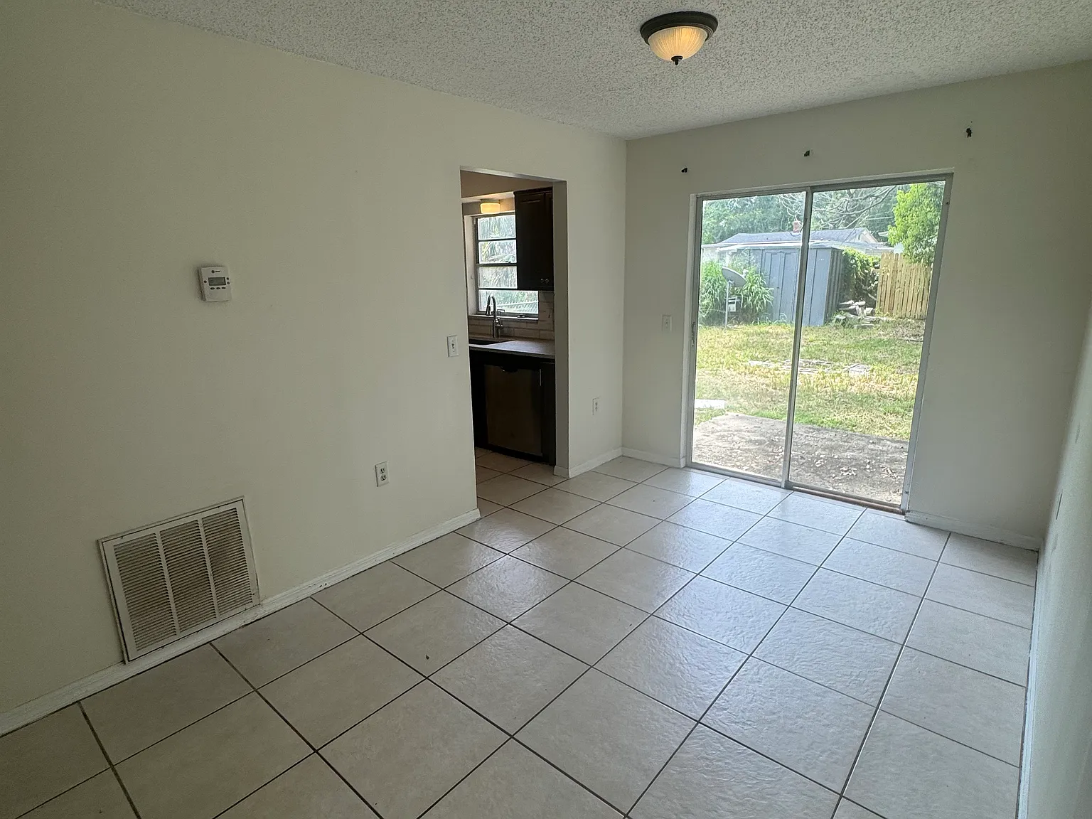 108 E Evans Street — Photo 3