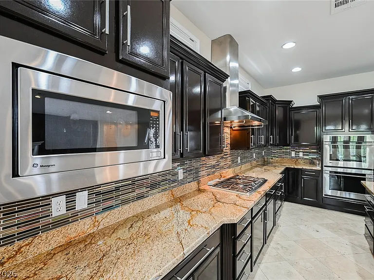 2062 Country Cove Ct — Photo 3
