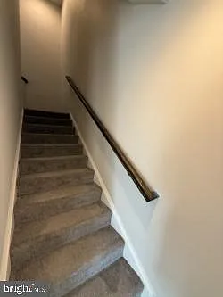 240 Parkland Dr — Photo 12