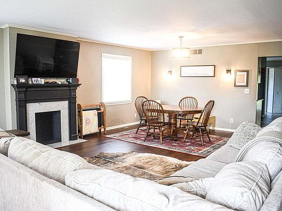 5th image of 104 Reservoir Rd